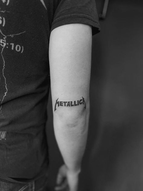 Tattoo Ideas Metallica, Cliff Burton Tattoo, Soad System Of A Down Tattoo, Metallica Tattoo Sleeve, Metallica Tattoo Ideas, Jai Core, Tattoos Metalhead, Supernatural Tattoos, Pulse Tattoo