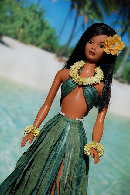 Hawaiian Barbie, Barbie Restoration, Tiki Ideas, Beach Barbie, Superstar Barbie, Barbie Vibes, Barbie Room, Barbie Outfits, Mattel Dolls