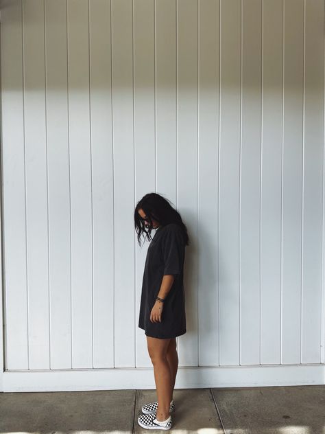 Vans Dress Outfit Casual, Big Tshirt Outfits, Checkered Vans Dress Outfit, Vans Maternity Shoot, Vanz Button Down Dress, Big Tshirt Outfit, Checkered Vans Outfit, Black Vans Outfit, Vans Graphic Print T-shirt With Relaxed Fit