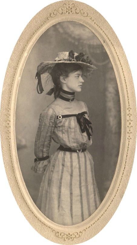 Springfield Ohio, Old Photography, Old Fashion, Edwardian Era, Edwardian Fashion, Vintage Portraits, Historical Costume, Historical Dresses, Antique Photos