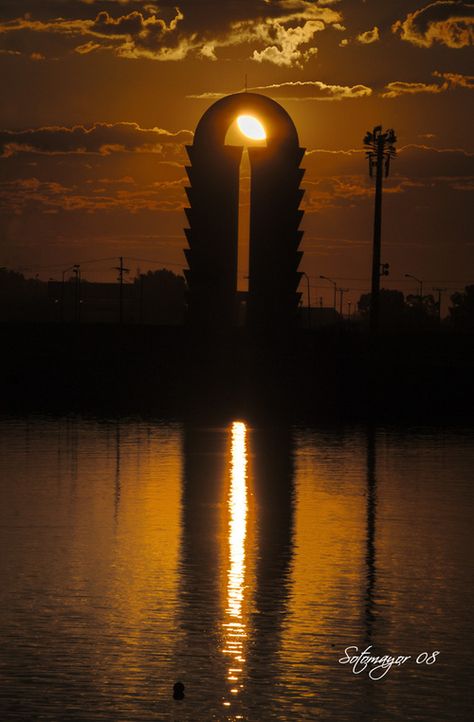 FOTOGRAFÍA| Atardeceres y amaneceres de tu ciudad - SkyscraperCity Dawn And Dusk, Caribbean Sea, Mexico Travel, Favorite City, Places Around The World, Holiday Travel, Sunrise Sunset, Great Places, South America