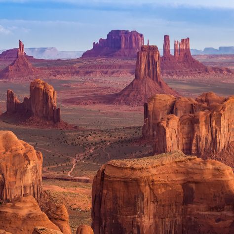 Monument Valley: Things To Know Before Visiting | TravelAwaits Arizona Aesthetic, Monument Valley Arizona, Arizona Landscape, Wilde Westen, Western Landscape, Giant Tree, Last Ride, Rock Formations, Desert Landscaping