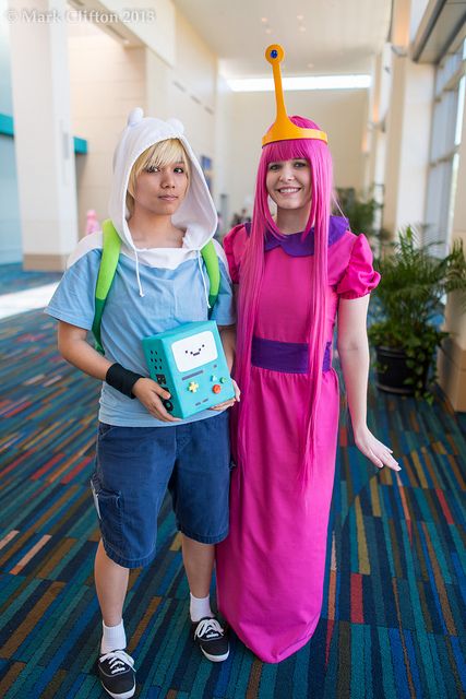 Adventure Time #cosplay | Nashicon 2013 Finn Adventure Time Cosplay, Funny Halloween Costumes For Kids, Princess Bubblegum Costumes, Girl Zombie Costume, Finn And Princess Bubblegum, Adventure Time Costume, Teen Costumes, Diy Minion Costume, Adventure Time Cosplay