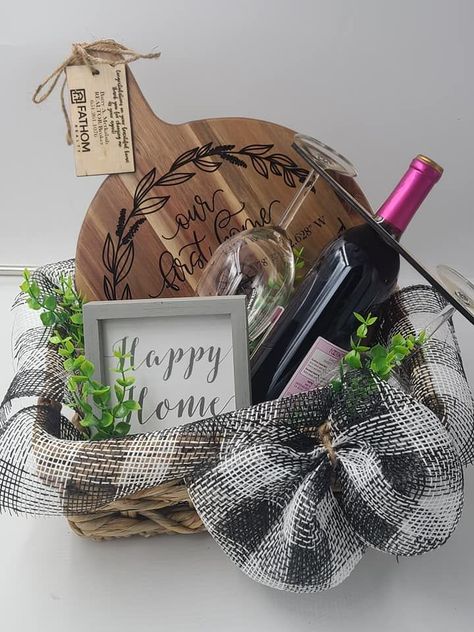 Client Gift Baskets, Wedding Gift Basket, Creative Gift Baskets, Homemade Gift Baskets, Raffle Basket, Housewarming Gift Baskets, Raffle Baskets, Real Estate Gifts, Wine Gift Baskets