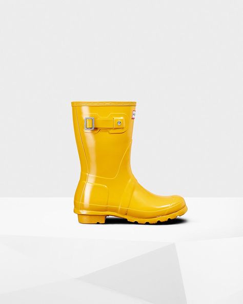 Yellow Hunter Boots, Hunter Boots Socks, Short Rain Boots, Boots Store, Female Shorts, Wellington Boot, Yellow Short, Womens Rain Boots, Hunter Rain Boots