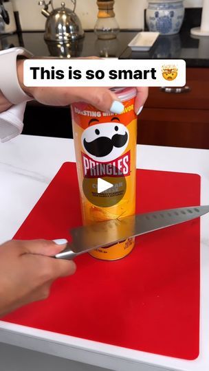 Pringle Box Craft Ideas, Pringelsdosen Diy, Diy Pringles Can Crafts, Pringles Can Ideas Diy, Pringles Can Crafts, Suggestion Box Ideas, Pringles Can Ideas, Diy Pringles, Dispenser Diy