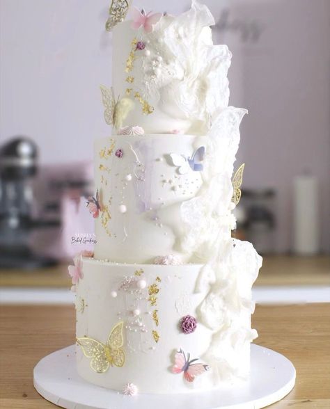 Butterfly Theme Wedding Cake, Wedding Cakes Butterfly, Two Tier Butterfly Cake, Amazing Cake Ideas, Pastel Rainbow Cake, Butterfly Wedding Cake, Butterfly Wedding Theme, Engagement Party Cake, Floral Cakes