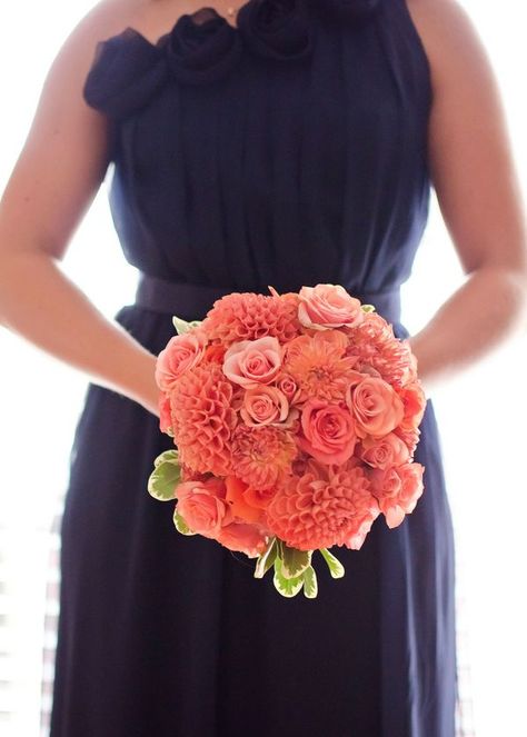 Pretty Palette: Navy Blue and Coral http://www.theperfectpalette.com/2014/05/pretty-palette-navy-blue-and-coral.html Jennifer Flores, Blue And Coral Wedding, Blue Coral Weddings, Navy And White Wedding, Navy Blue And Coral, Blue Wedding Receptions, Coral Navy, Pop Color, Navy Flowers