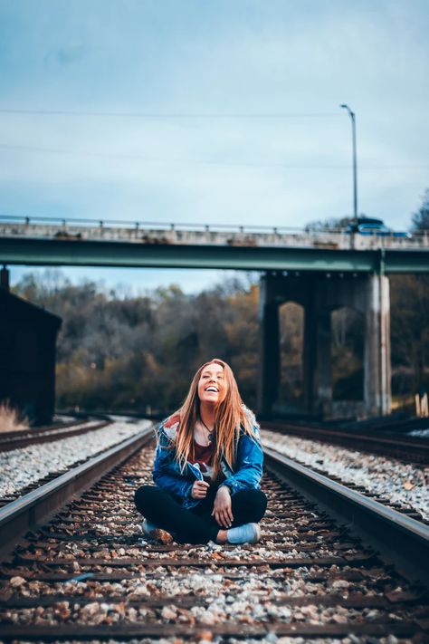 Senior Pictures Railroad Tracks, Railroad Senior Pictures, Train Track Poses, Railroad Photoshoot, Autumn Photography Portrait, Summer Senior Pictures, Train Railway, Senior Photo Outfits, Smiling Woman