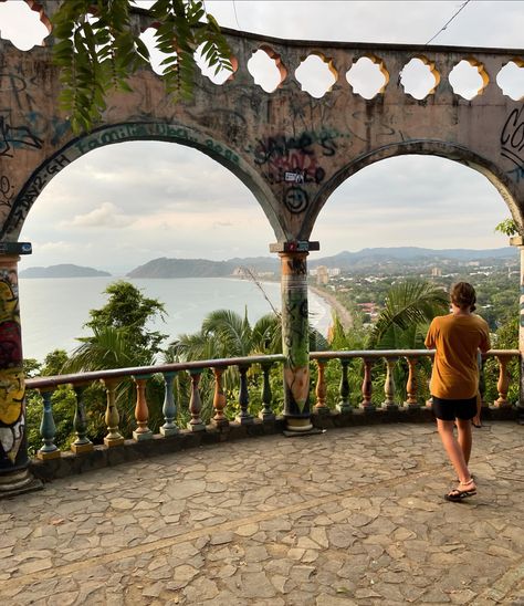 Check out this abandoned jungle mansion in Jaco, Costa Rica 🇨🇷 📸🌴 El Miro Ruins, sits tucked away in the hills of Jaco and is near impossible to spot from sea level. 🌏🌊 These ruins belonged to a very wealthy Costa Rican man before he sadly passed, the building works never got finished. 🤯 It now makes an amazing observation deck to watch the sunset over Jaco, surrounded by monkeys and wildlife 🐒🦜🌅 ➡️ Follow Talkers Travels for more amazing spots like this!! #centralamerica #costarica #pu... Jungle Mansion, Jaco Costa Rica, Observation Deck, Watch The Sunset, Word Building, Costa Rican, Jaco, Sea Level, The Hills