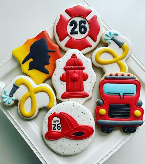 Kelly Watts on Instagram: “Happy 26th birthday to this volunteer fireman in our town!👨‍🚒🔥🚒#sweetdreamsdesignercookies #decoratedcookies #cookiesofinstagram…” Fire Cookies Decorated, Fire Truck Birthday Cookies, Fireman Cookies, Firefighter Birthday Cakes, Firefighter Cookie, Frosting Cookies, Fire Fighter Cake, Royal Frosting, Happy 26th Birthday