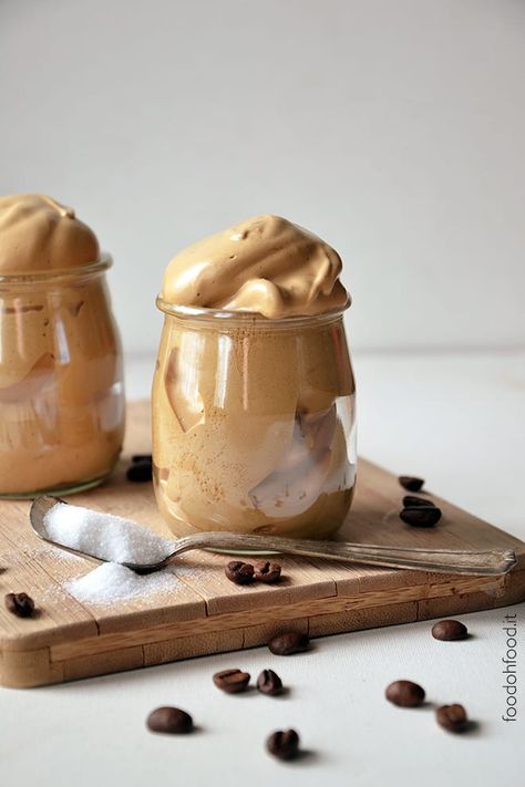 Magic whipped coffee cream - 3 ingredients, no eggs, no dairy Italian Cafe Crema, Cafe Crema Recipe, Crema Recipe, Coffee Yogurt, Coffee Mousse, Dark Chocolate Cupcakes, Cafe Creme, Whipped Coffee, Cold Coffee Recipes