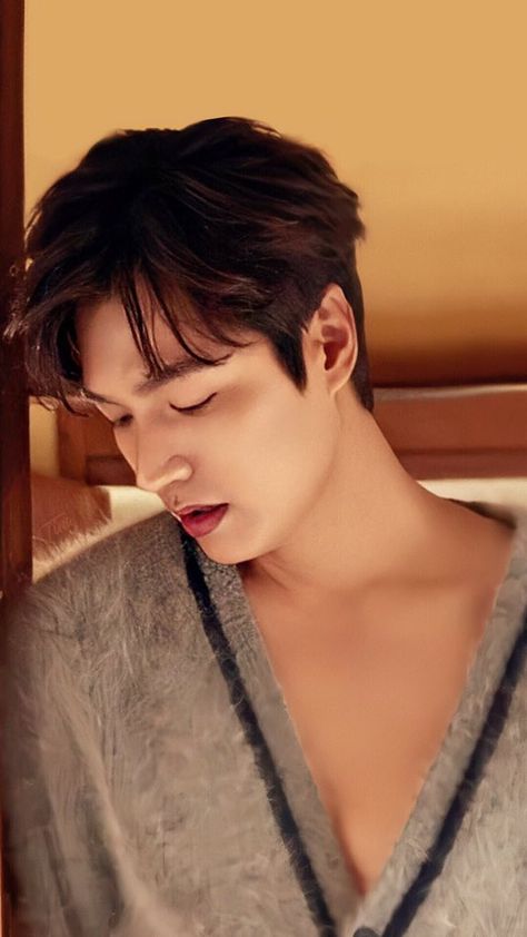 Lee Min Ho Shirtless, Lee Min Ho Images, Lee Min Ho Dramas, Johnny Depp Wallpaper, Most Handsome Korean Actors, Playful Kiss, Lee Jong Hyun, Lee Min Ho Photos, Cool Boy Image