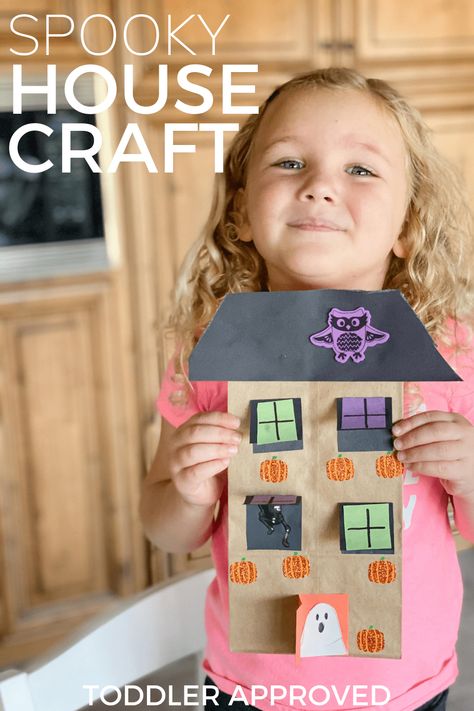 Halloween Paper Bag Craft - Toddler Approved Halloween Paper Bags Crafts, Halloween Paper Bags, Easy Halloween Craft, Halloween Craft Activities, House Craft, Paper Bag Crafts, Spooky House, Bag Craft, Easy Halloween Crafts