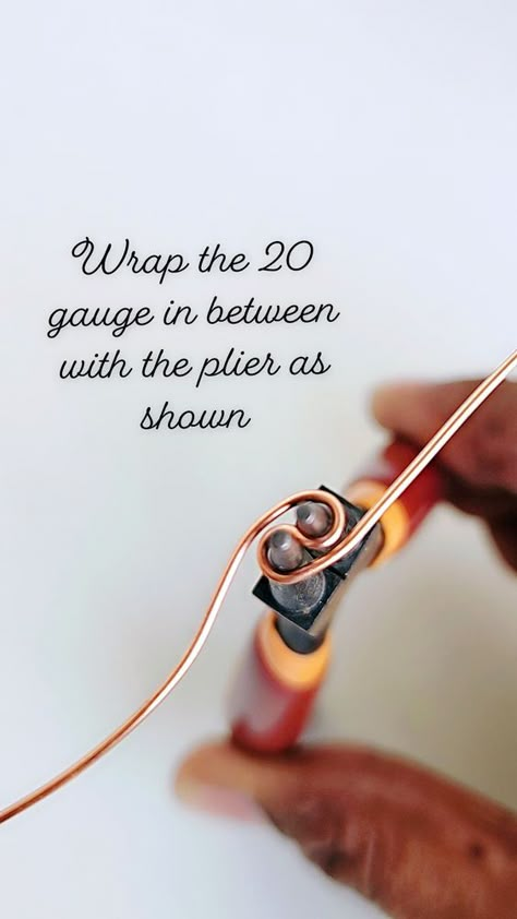 Decorative Wire Wrap Hook Tutorial Handmade Wire Jewelry Tutorial, Wire Jewelry Diy Tutorial, Copper Jewelry Diy, Jewelry Tutorials Free, Copper Wire Crafts, Wire Weaving Tutorial, Diy Wire Jewelry Rings, Wire Jewelry Patterns, Wire Tutorials