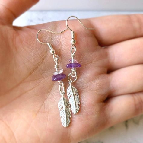 Uniquely Handmade with natural Amethyst & White Crystal Chips, these earrings showcase a sleek design #amethystjewelry #gemstonejewelry #beadedjewelry #handmadejewelry Chip Earrings, Gemstone Earrings Dangle, Earrings Feather, Drop Earrings Silver, Handmade Crystal Jewelry, Crystal Chips, Crystal Jewellery, Amethyst Jewelry, Earrings Women