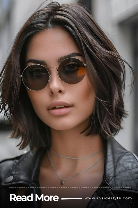 Tousled Bob Hand Styling Hair, Bob Hairstyles Center Part, Short Above The Shoulder Haircuts, Short Neck Bob Hairstyles, Cute Bobs Haircuts, Modern Bob With Curtain Bangs, Bob Hair Square Face, Textured Bob With Side Swept Bangs, Dark Brown Hair Short Bob