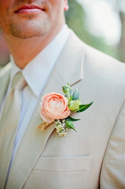 14 Reasons Why Peach Is Going to Dominate Weddings Next Boutineer Ideas, Peony Boutonniere, Peach Wedding Colors, Ranunculus Boutonniere, Peach Peonies, Wedding Color Trends, Flower Hair Pieces, Blush Flowers, Boutonniere Wedding