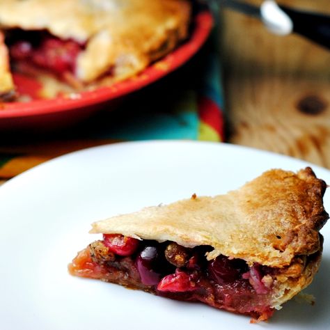 Mulberry and Sour Cherry Pie Mulberry Jam, Sour Cherry Pie, Puff Pastry Crust, Foraging Recipes, Pastry Pie, Pastry Crust, Cherry Recipes, Sour Cherry, Pies & Tarts