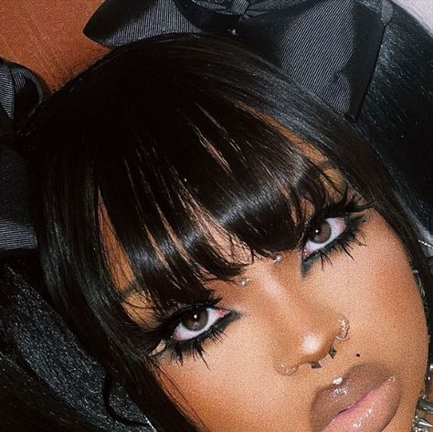 Emo Black Women Makeup, Goth Makeup Looks Black Women, Black Emo Girl Makeup, Goth Glam Makeup Black Women, Alternative Makeup Black Women, Gothic Fashion Black Women, Black Makeup Looks Goth, Eyeliner Makeup Looks Black Women, Black Alternative Girl Makeup