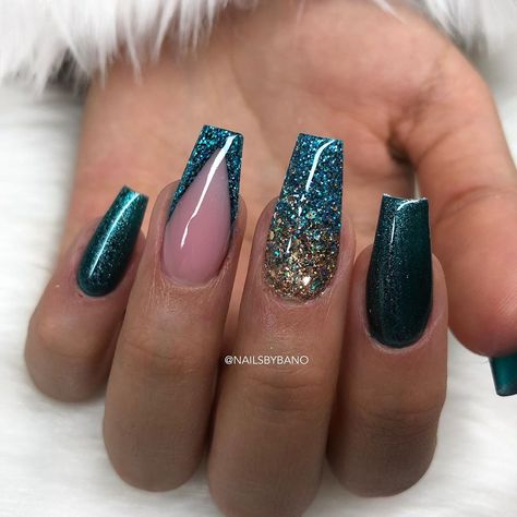 Turquoise Acrylic Nails, Teal Acrylic Nails, Teal Nail Designs, Glitter Accent Nails, Teal Nails, Turquoise Nails, Ombre Nails Glitter, Green Nail Designs, Ombre Acrylic Nails