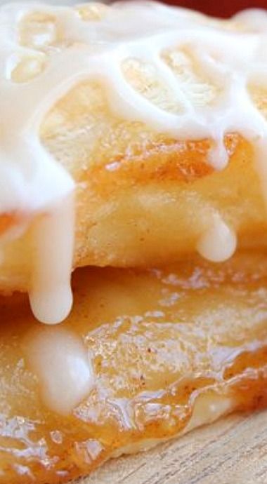 Turnover Glaze Recipe, Apple Turnover Recipe, Apple Turnover, Turnover Recipes, Puff Pastries, Apple Turnovers, Cinnamon Toast Crunch, Vanilla Glaze, Phyllo Dough