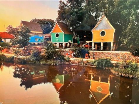 5 One-Of-A-Kind Experiences In Oklahoma To Gift To Loved Ones This Season Lake Eufaula Oklahoma, Medicine Park Oklahoma, Oklahoma Cabins, Oklahoma Vacation, Wichita Mountains, Oklahoma Travel, Painted Bunting, Hummingbird Painting, Romantic Weekend Getaways