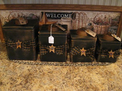 Primitive Country Primitive Decor Ideas, Country Primitive Decor, Primative Decor, Country Treasures, Primitive Homes, Prim Decor, Set Ideas, Primitive Kitchen, Classic Kitchen