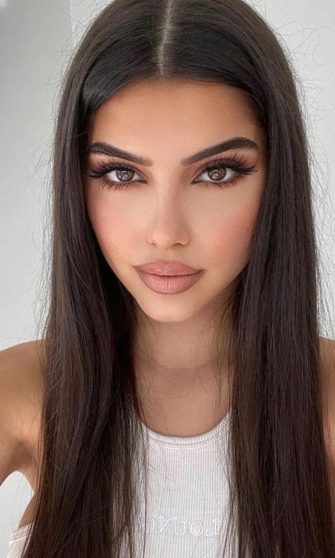 Sleek Straight Hairstyles, Straight Hairstyle, Light Makeup Looks, Classy Makeup, Date Night Makeup, Prom Eye Makeup, Bridesmaid Hair Makeup, Hairstyle Inspiration, Nude Makeup