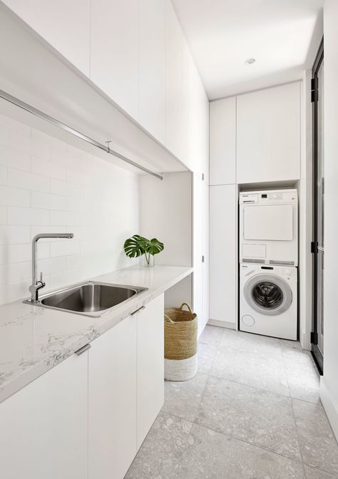 Modern Tile Designs, Laundry Room Decorating, White Laundry Rooms, Quirky Kitchen, White Laundry, Minimal Interior Design, Laundry Design, Laundry Room Ideas, Modern Laundry Rooms