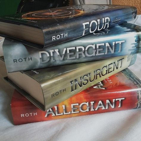 15 Books That Are As Addictive As 'Divergent', Since You Can't Live Without More Of That Thrilling Action Divergent Book, Action Books, Veronica Roth, Divergent Series, Ya Novels, Book Memes, Divergent, Curling Iron, I Love Books