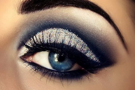 Blue Smokey Eye, Drag Make-up, Pretty Eye Makeup, Dramatic Eye Makeup, Applying Eye Makeup, Dramatic Eyes, Glamorous Makeup, Holiday Makeup, Smokey Eyes