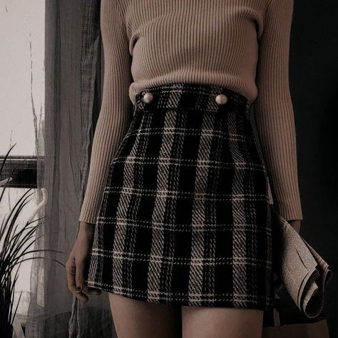 Dark Academia Skirt Outfit, Dark Academia Skirt, Dark Academia Aesthetic Outfit, Light Academia Outfit, Old Aesthetic, Academia Aesthetic Outfit, Dark Academia Outfits, Academia Light, Dark Academia Outfit