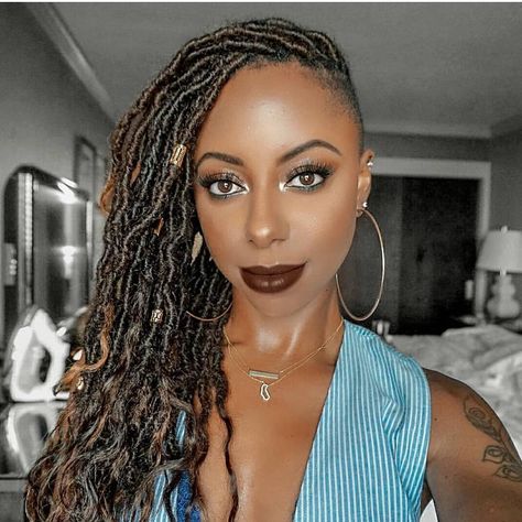 Faux Locs & Goddess Locs Hairstyles- How to Install, Price & Differences Faux Locs Goddess, Bday Hair, Faux Loc, Shaved Side, Braids With Shaved Sides, Shaved Side Hairstyles, Mohawks, Single Braids, Faux Locs Hairstyles