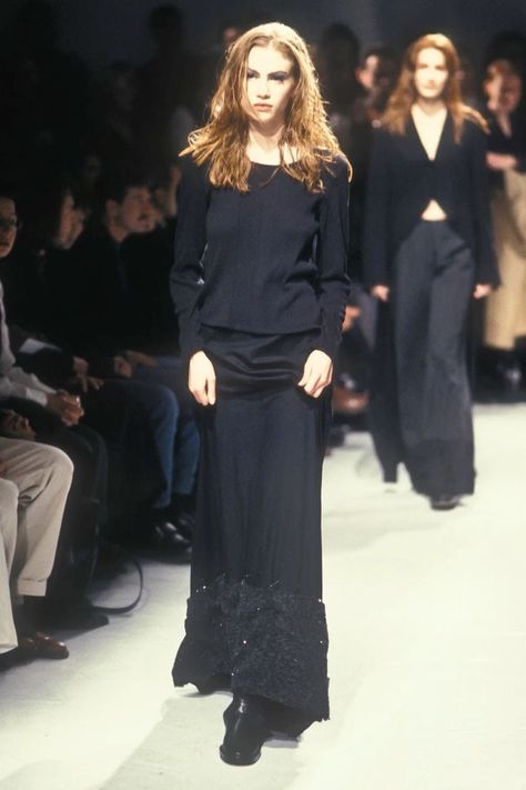 ann demeulemeester ss 1994 90s Runway, 90s Runway Fashion, Ann Demeulemeester, Grunge Fashion, Fashion Killa, Other People, Runway Fashion, Fashion Models, High Fashion