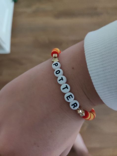 Harry Potter Clay Bead Bracelets, Clay Bead Bracelet Ideas Harry Potter, Harry Potter Clay Beads Bracelet, Harry Potter Bracelet Ideas, Harry Potter Friendship Bracelet, Harry Potter Clay, Harry Potter Bracelets, Harry Potter Friendship, Harry Potter Keychain