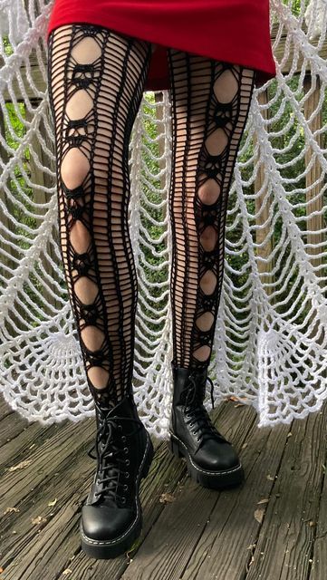 Crochet Fishnet Pattern, Crochet Fishnet Stockings Pattern, Diy Fishnet, Stockings Crochet, Net Stockings, Cut Leggings, Stocking Pattern, Fish Net, Fishnet Tights