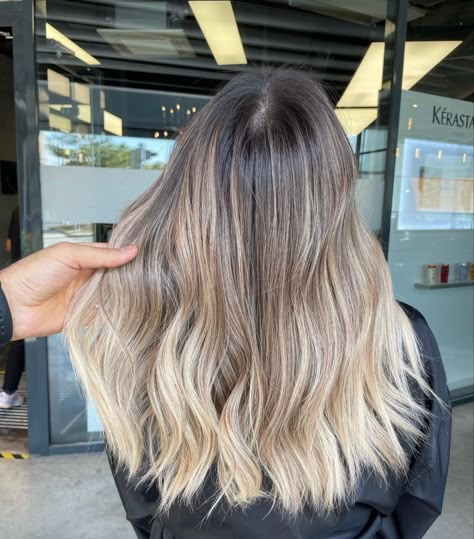 Root Blend Blonde Balayage, Balliage Hair Blonde, Ombre Hair Dark To Light, Sombre Hair Blonde Balayage, Asian Hair Blonde Highlights, Balyage Long Hair Brunette To Blonde, Sombre Hair Blonde, Balayage Dark Roots, Long Hair Ombre