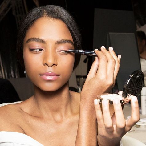 9 Smart (and Easy) Ways to Seriously Step Up Your Makeup Game Best Foundations, Daily Makeup Routine, Face Care Tips, Best Makeup Tips, Face Mask Recipe, Skin Imperfection, Anti Aging Beauty, Makeup Game, Dark Skin Makeup