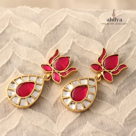 Lotus Motif, Indian Bridal Jewelry Sets, Lotus Earrings, Pearl Jewelry Design, Gold Earrings Designs, Drawings Simple, Ear Rings, Finger Rings, Fancy Jewelry