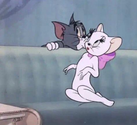 Desenho Tom E Jerry, Tom And Jerry Wallpapers, Tom Et Jerry, Cartoons 80s 90s, Jerry Cartoon, Tom And Jerry Cartoon, Old School Cartoons, Aesthetic Memes, Tom Y Jerry