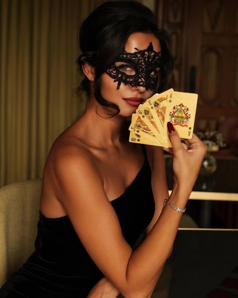 Mafia Game, Jack Vettriano, Team Party, People Having Fun, Poker Night, Casino Night Party, Black Angels, Nude Makeup, Fashion Photography Poses