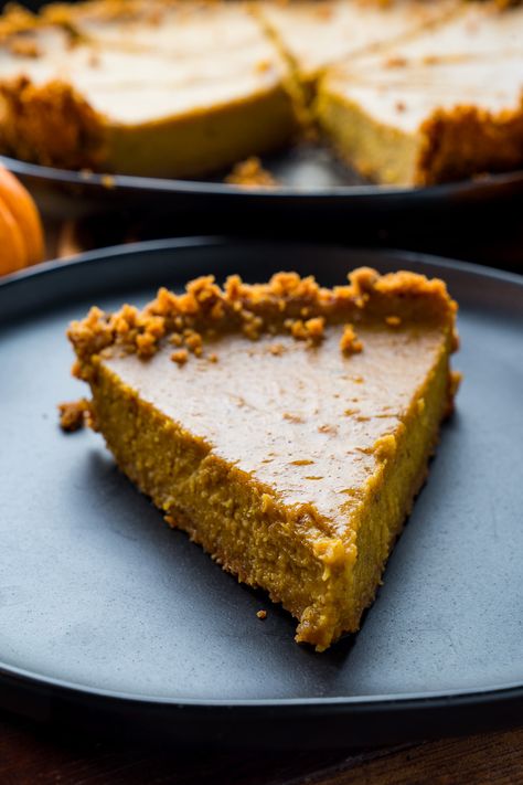 Ginger Snap Pie Crust, Gingersnap Crust Pumpkin Pie, Gingersnap Crust Recipes, Pumpkin Pie Crust, Autumn Cooking, Best Pumpkin Pie Recipe, Pumpkin Cream Cheese Pie, Pumpkin Squares, Perfect Pumpkin Pie