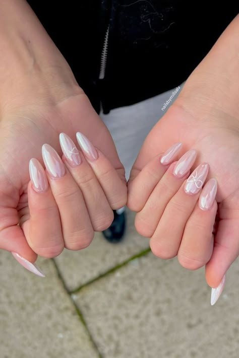 Short Nails French, Pink Nails Short, White Chrome Nails, Art On Nails, Pink Chrome Nails, Pink Glitter Nails, February Nails, Gel Nails Diy, Simple Gel Nails