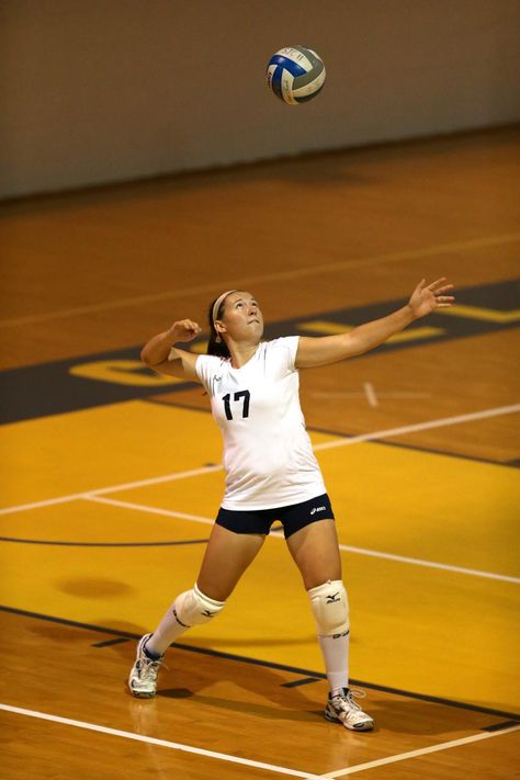 Volleyball Serve Pose, Serving In Volleyball, Serving Volleyball, Volleyball Setting, Serve Volleyball, Volleyball Aesthetic, Volleyball Serve, Volleyball Set, Athletic Wear Fashion