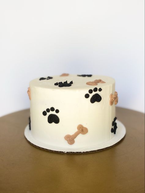 Dog Cake 1st Birthday, 2nd Birthday Puppy Cake, Cake Designs For Dog Birthday, Birthday Cake For Puppy, Cake Ideas For Dogs, Dog's Birthday Cake, Dogs Birthday Cake Ideas, Dog Birthday Cake Aesthetic, Cake For Dog Design