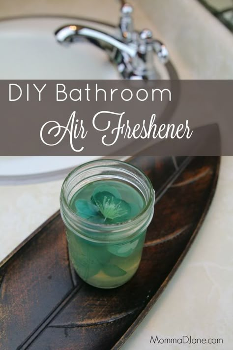 Bathroom Air Freshener, Bathroom Freshener, Air Freshener Recipes, Homemade Air Freshener, Diy Air Freshener, Natural Air Freshener, Bathroom Diy, Bathroom Smells, Homemade Cleaning Products