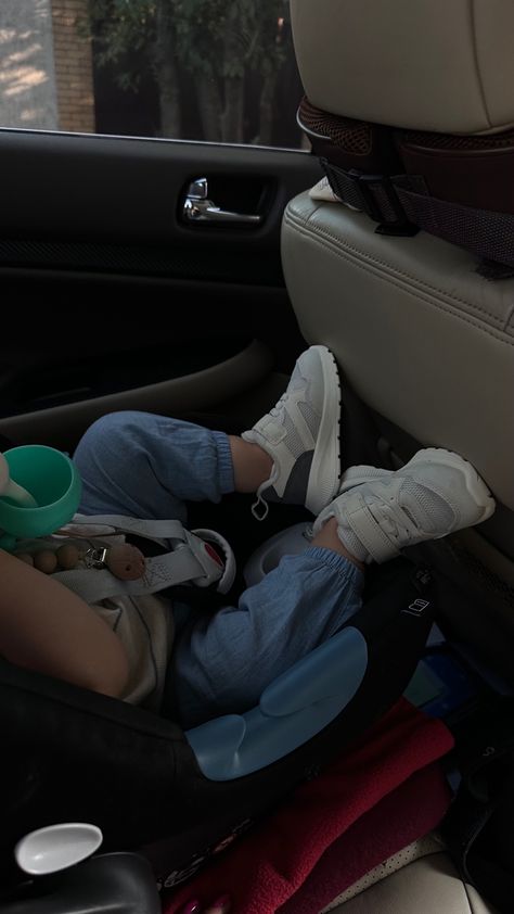 Car Seat Aesthetic, Cole Sprouse Aesthetic, Teen Pregnancy, Mommy Goals, Baby Boy Photos, Baby Mama, Family Goals, Future Baby, Baby Fever