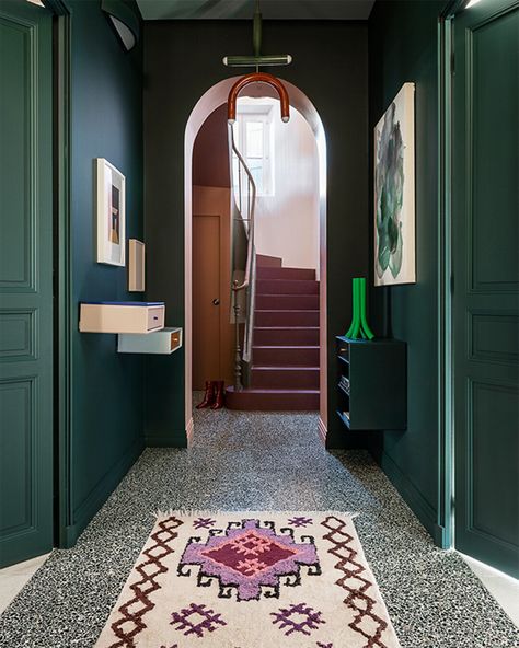 dark green accent wall 18 Dark Green Hallway, Hallway Tiles Floor, Green Accent Walls, Green Hallway, Tiled Hallway, Hallway Flooring, Terrazzo Tiles, Colorful Space, Entrance Design