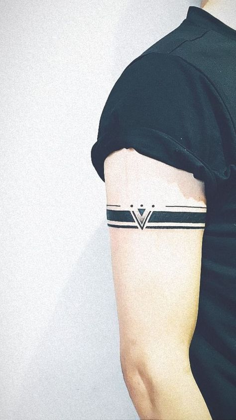 Armband Tattoo Mann, Surrealist Tattoo, Post Tattoo, Armband Tattoos For Men, Watercolour Tattoo, Tattoo Band, Font Tattoo, Maori Tattoos, Chicano Style